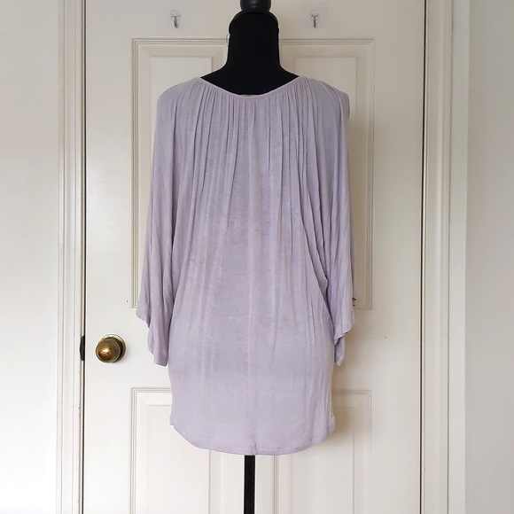 NWOT. Foreign Exchange 100% Rayon Loose Fit Wide Half Sleeve Top. - Picture 2 of 4